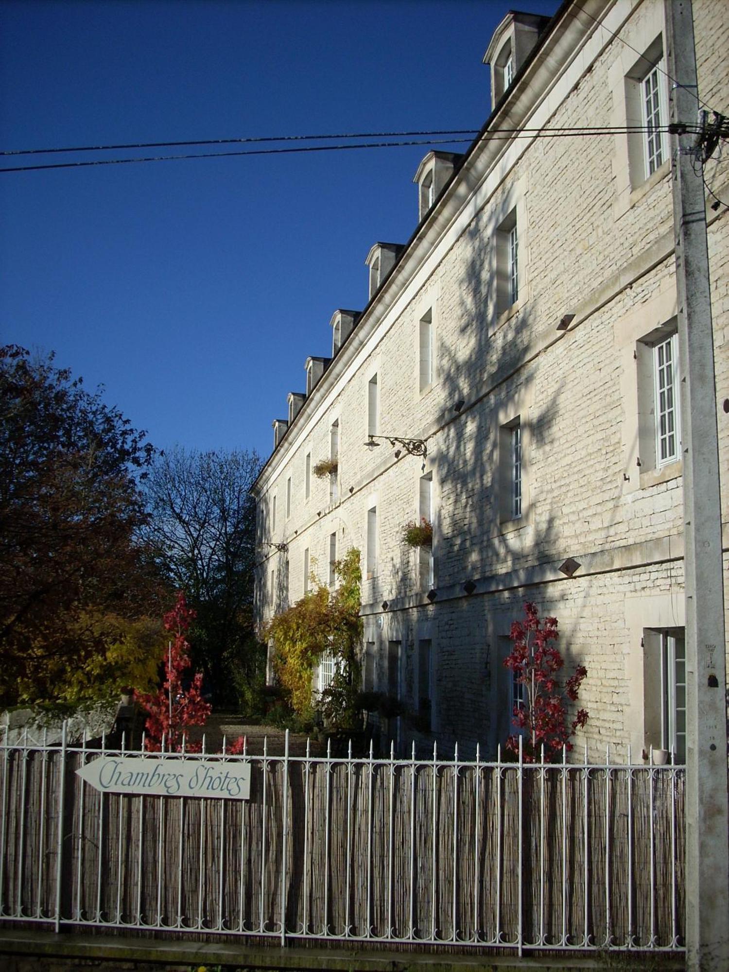 مبيت وإفطار Le Moulin De Poilly المظهر الخارجي الصورة