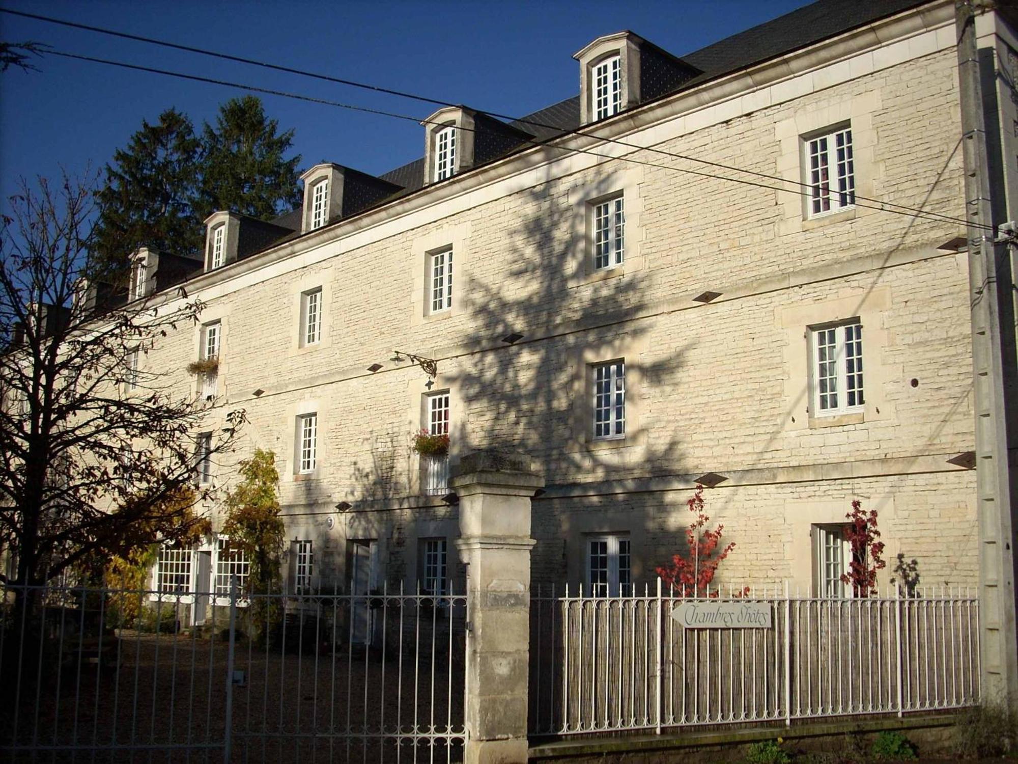 مبيت وإفطار Le Moulin De Poilly المظهر الخارجي الصورة